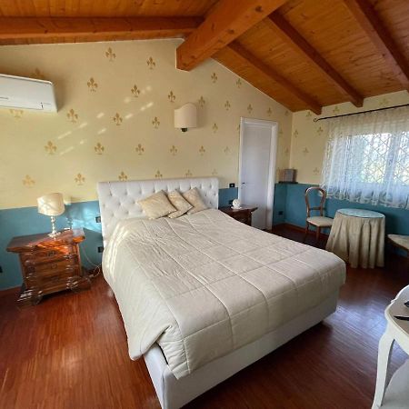 Lussuosa Villa Vicino Alla Stazione Caronno Pertusella Extérieur photo