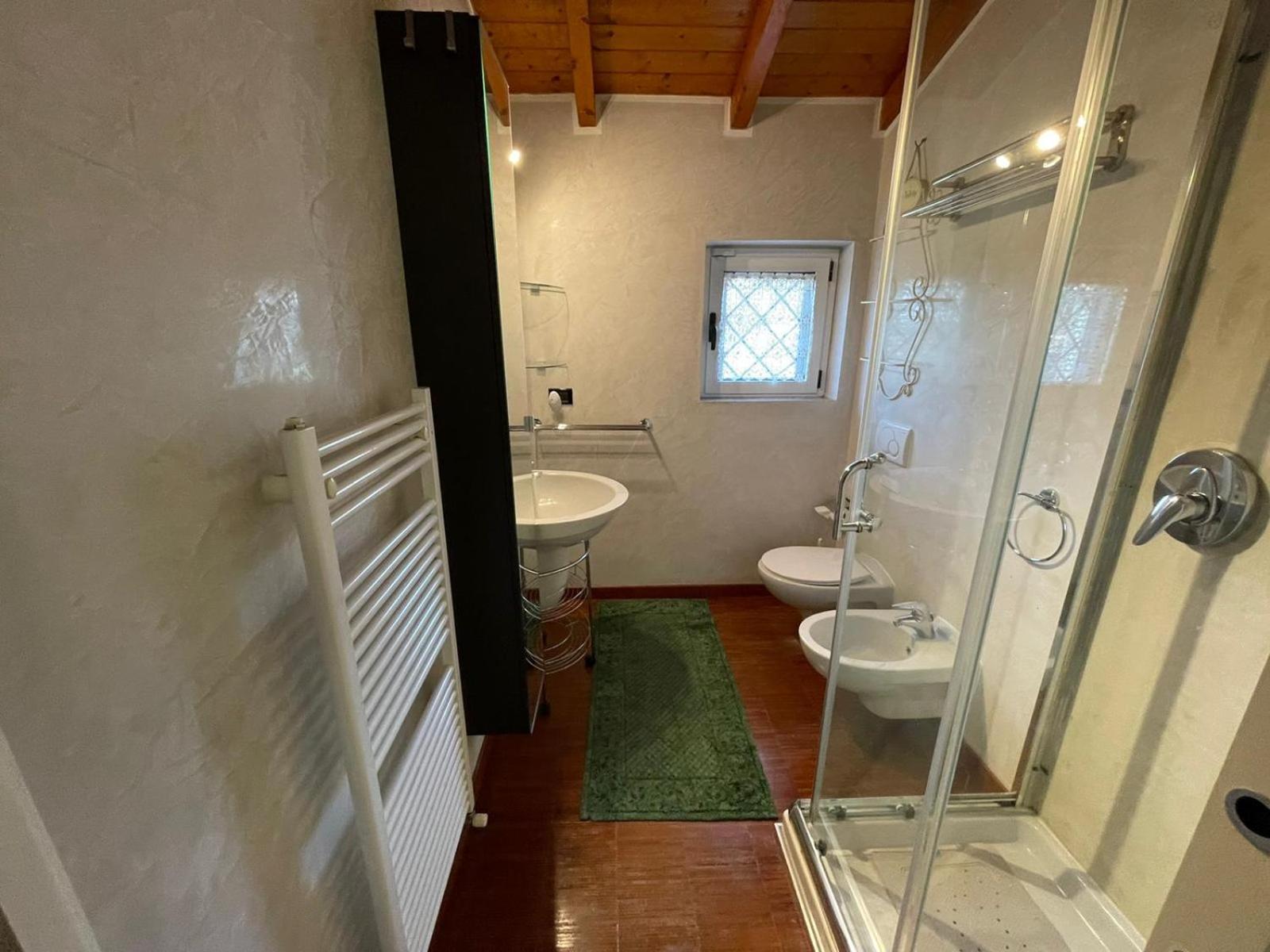 Lussuosa Villa Vicino Alla Stazione Caronno Pertusella Extérieur photo